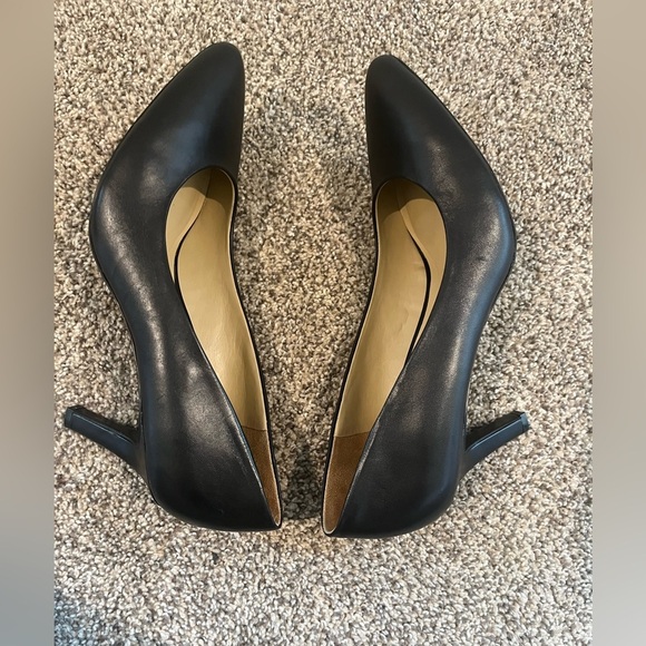 Naturalizer Black Women's Pumps - Picture 7 of 10